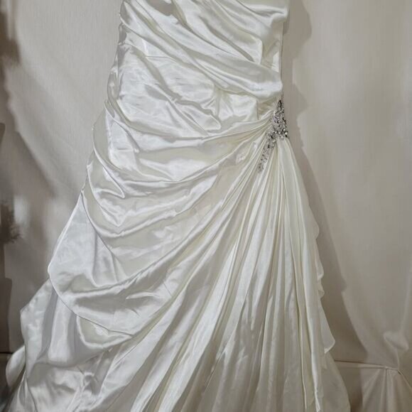 Sottero and Midgley Collection Adorae-JSM1307LU White Wedding Dress - Size 2 - Picture 8 of 16